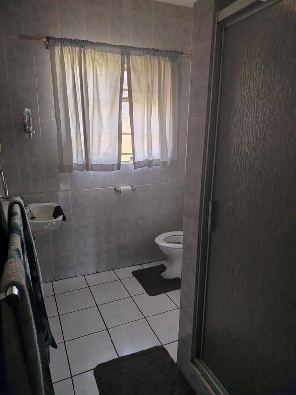 4 Bedroom Property for Sale in Roodia Free State